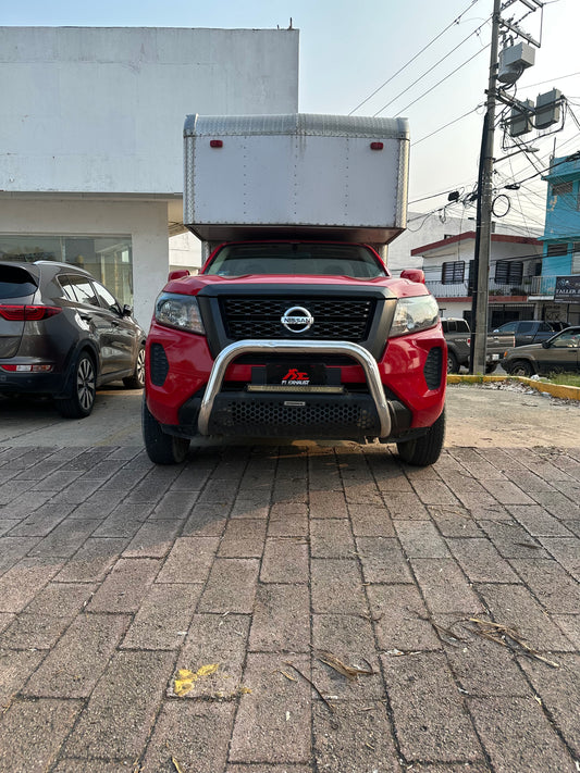 2021 Nissan NP300 caja cerrada