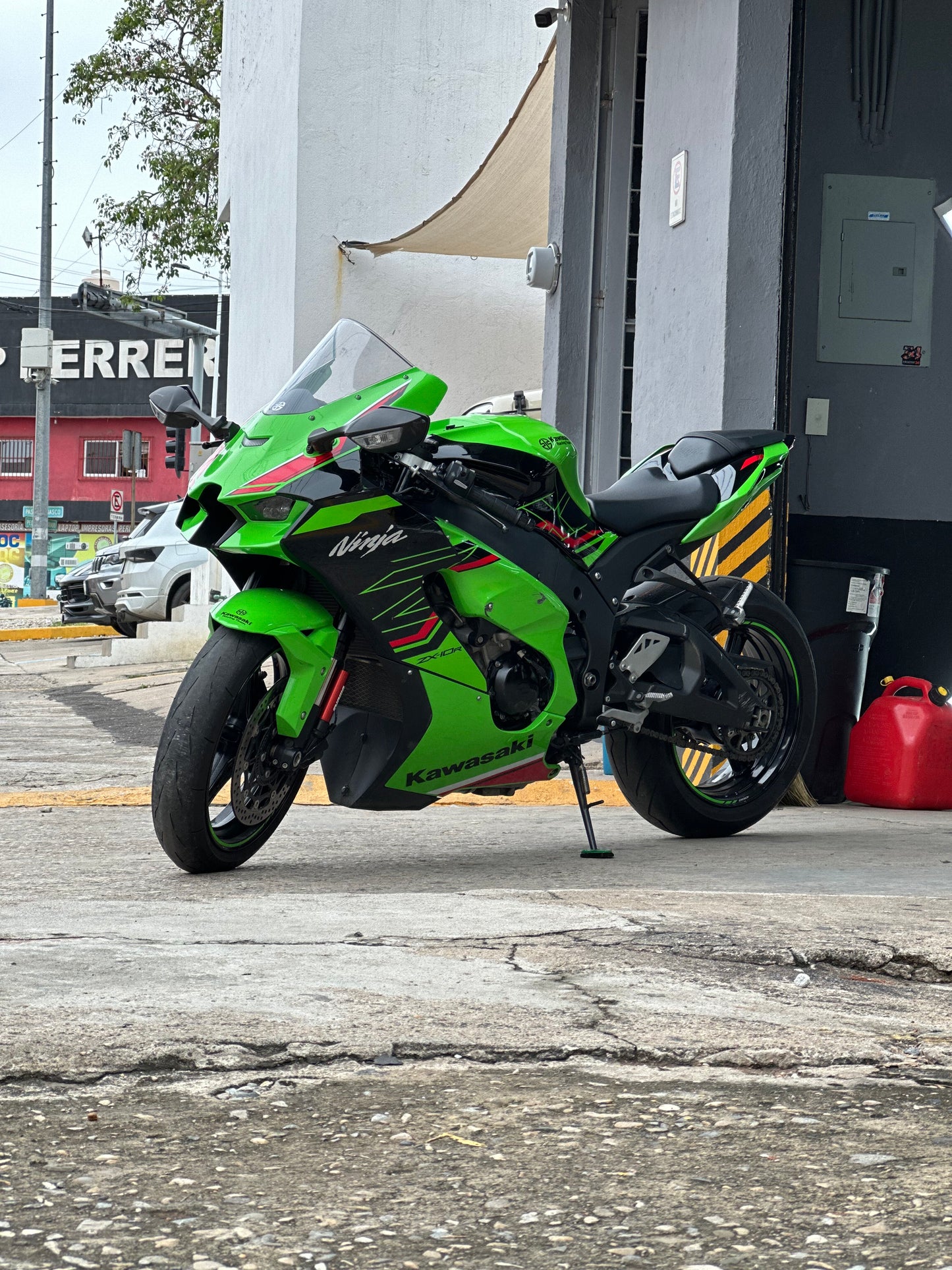 2023 Kawasaki zx10 nina 1000