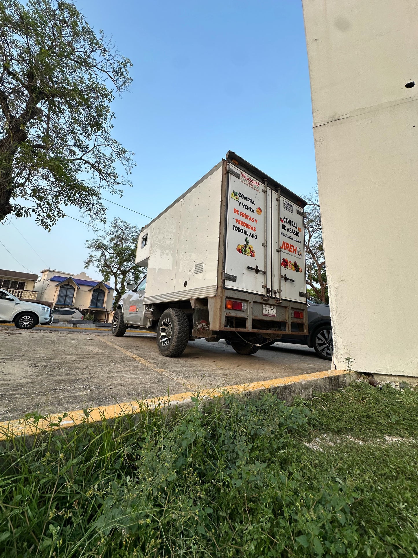 2022 Nissan NP300 caja cerrada