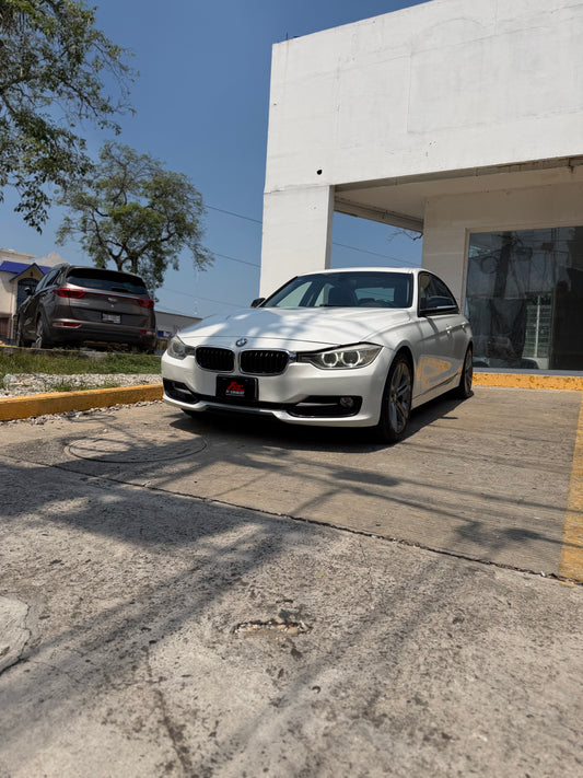 2014 BMW 328 automático