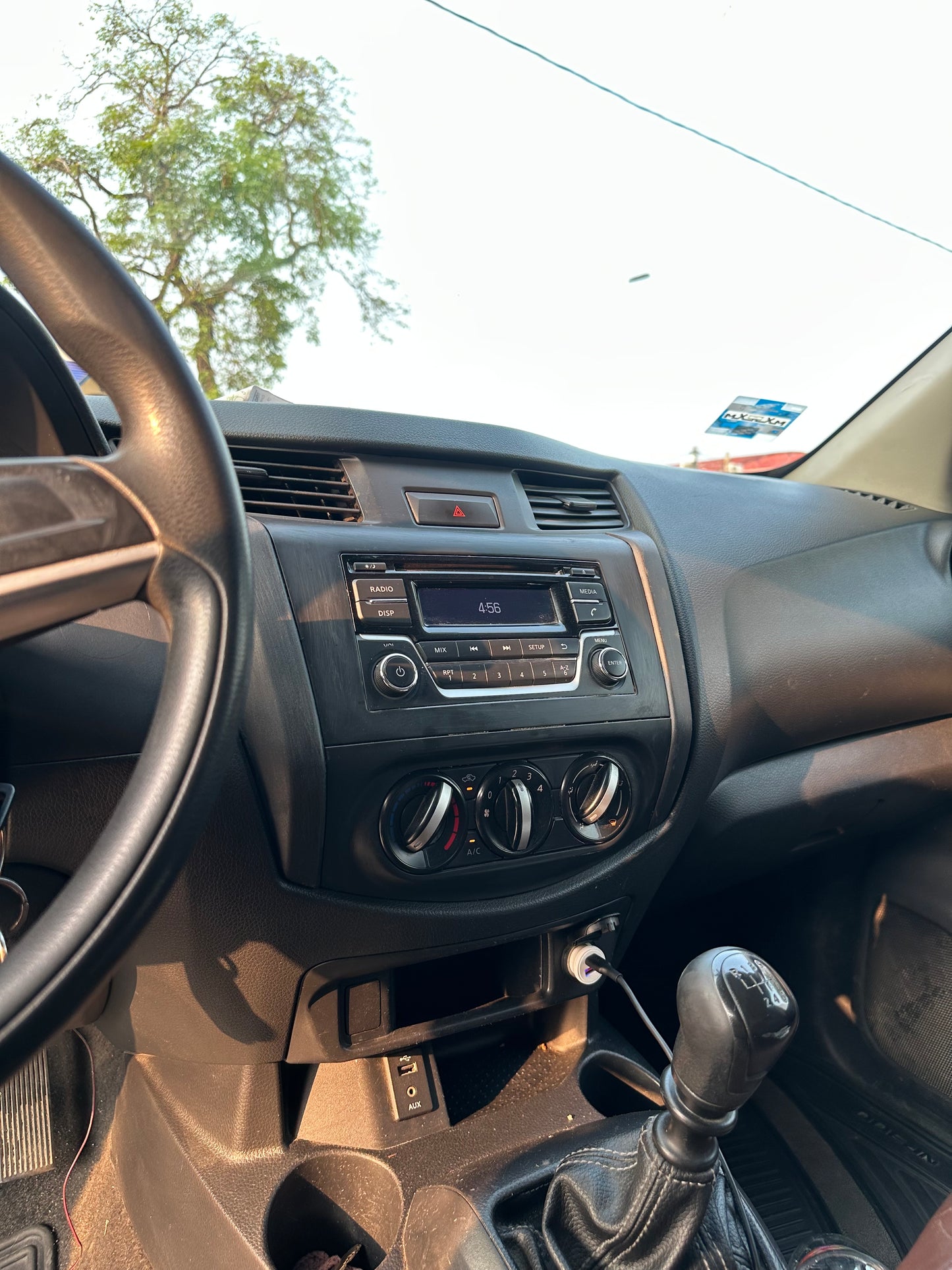 2021 Nissan NP300 caja cerrada
