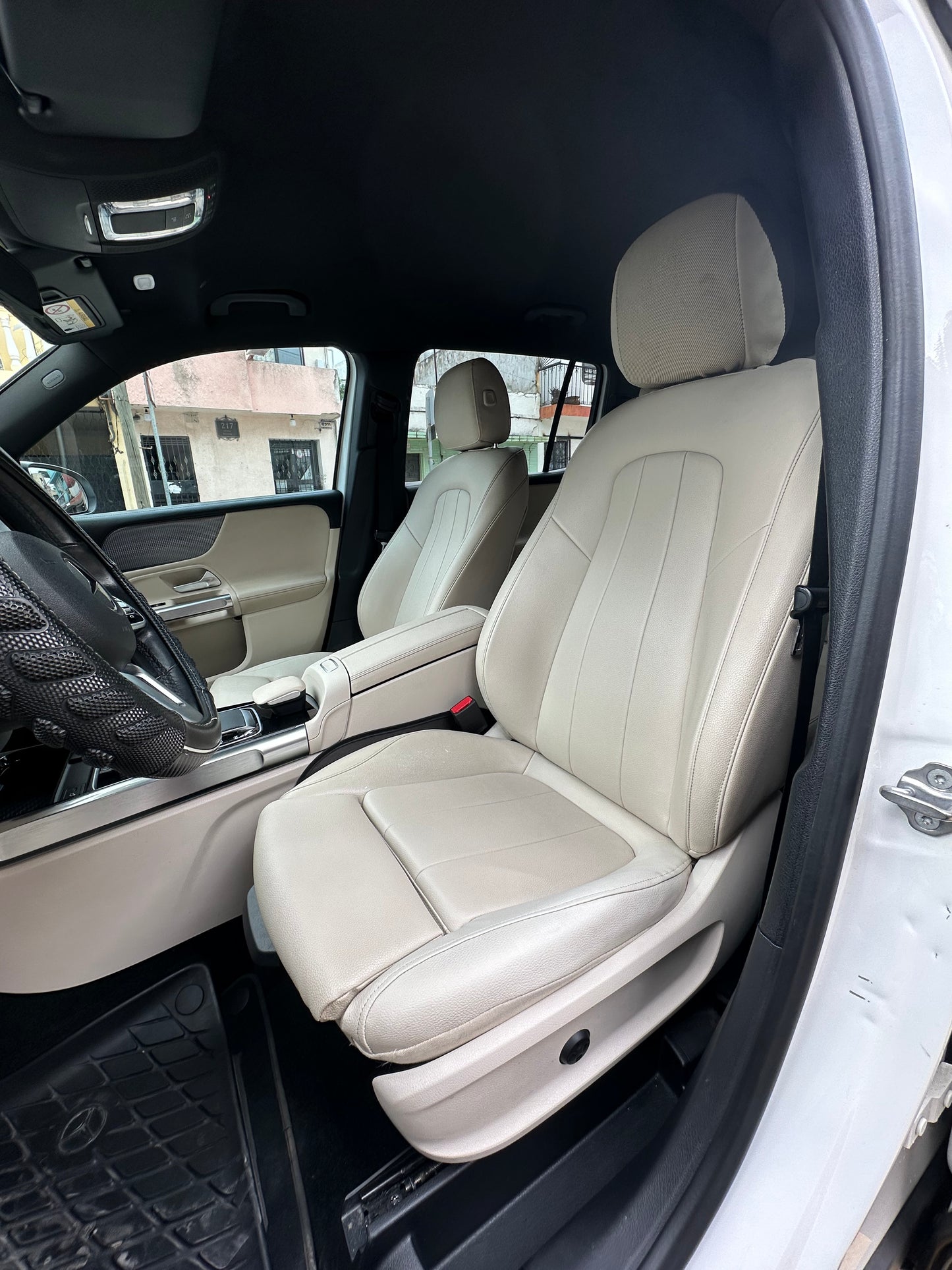 2020 Mercedes Benz GLB 250 7 Personas