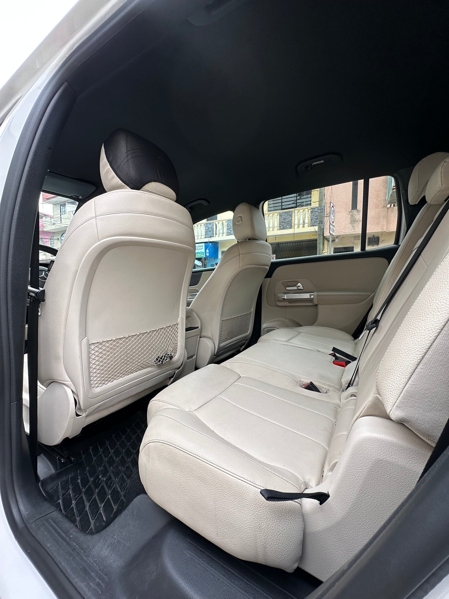 2020 Mercedes Benz GLB 250 7 Personas