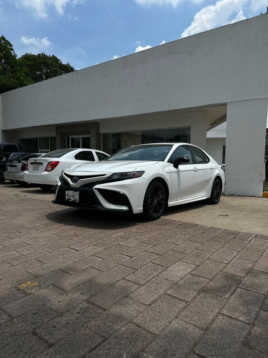 2023 Toyota Camry SE NS Hibrido