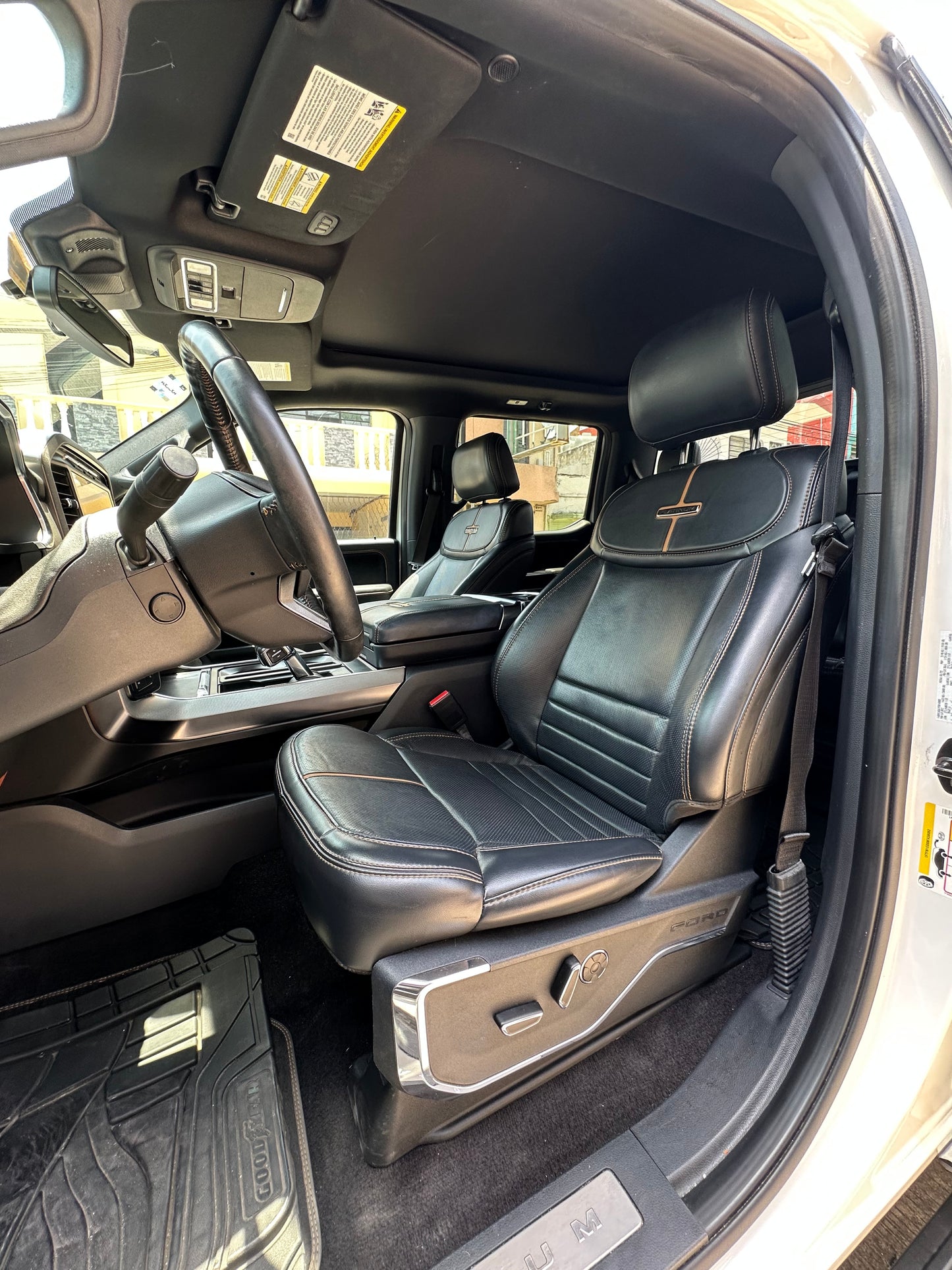 2022 Ford Lobo Platinum