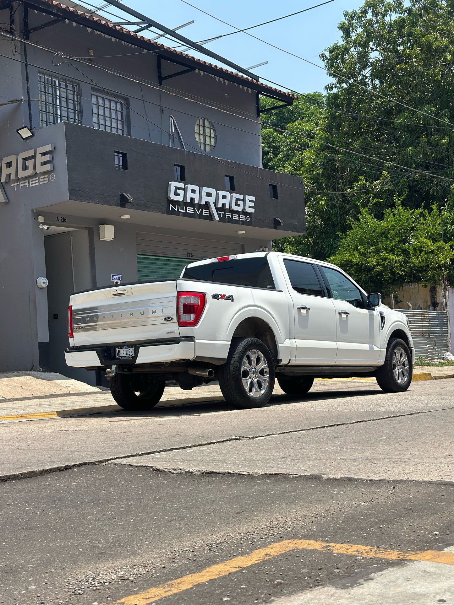 2022 Ford Lobo Platinum